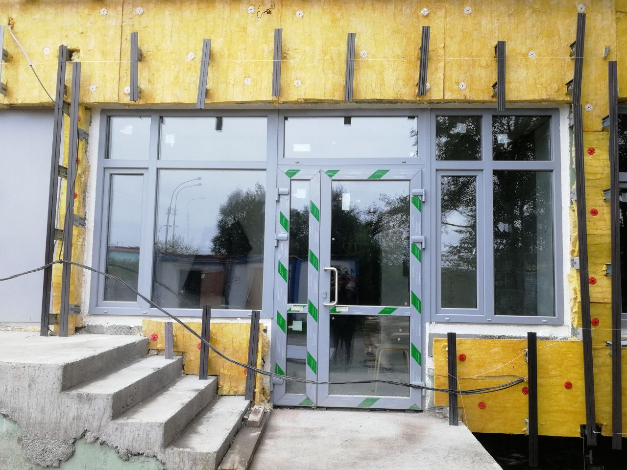 Входная группа и витражи